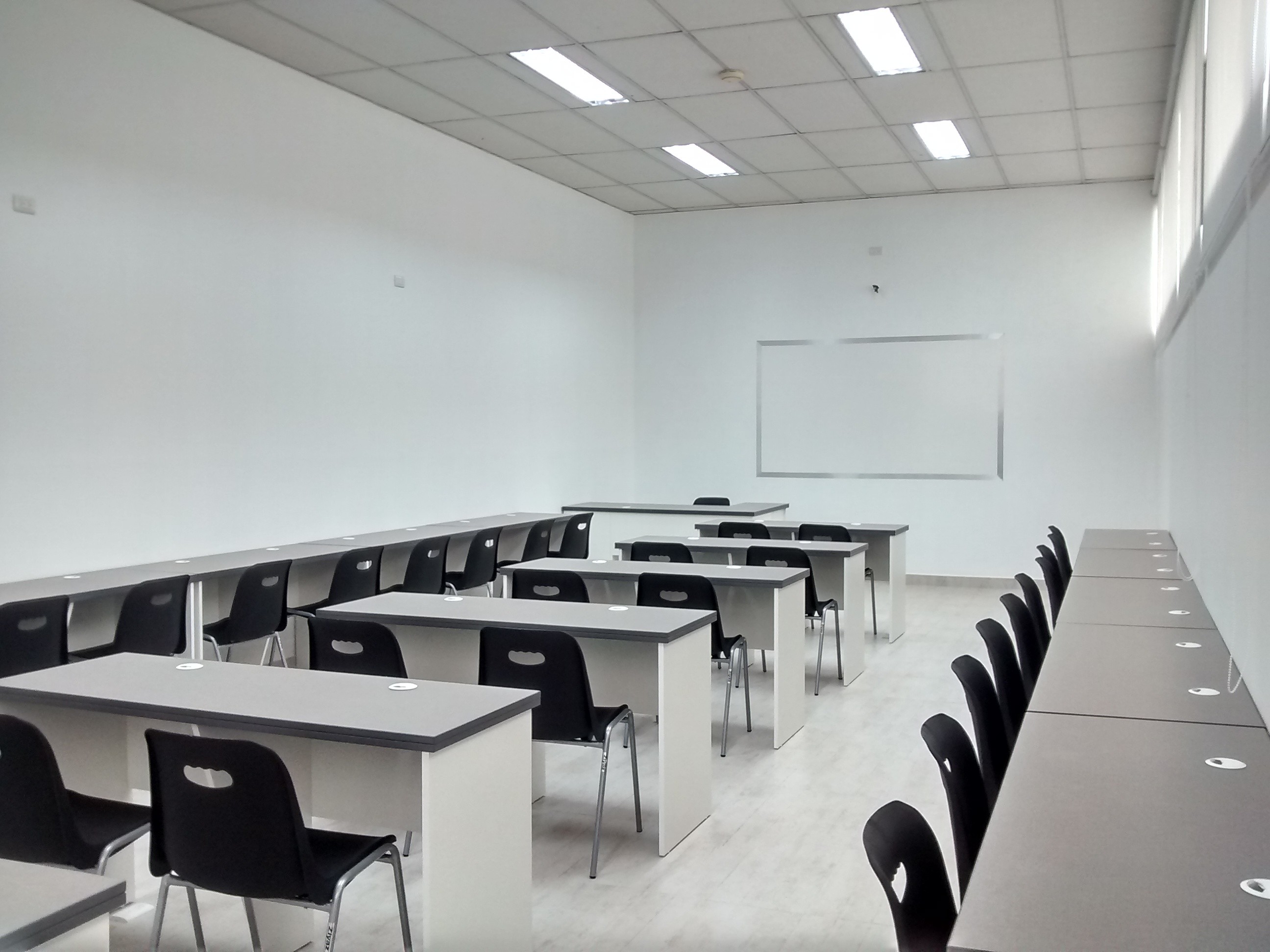 Remodelación e Implementación de Espacios Institucionales